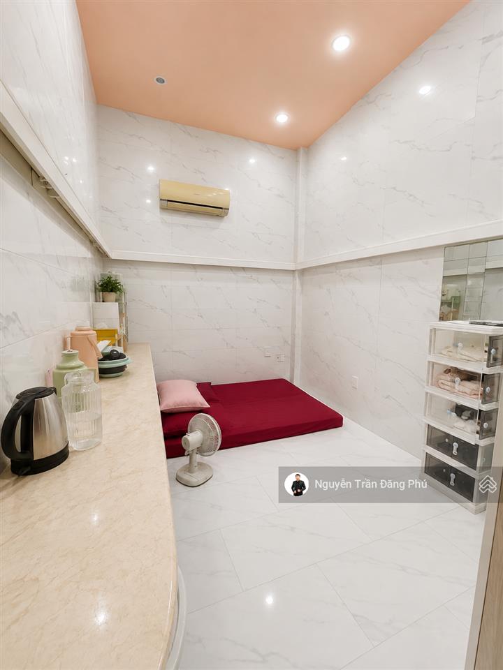 Mtkd trung tâm phú nhuận, 10,9 tỷ, 41m2, 4 tầng 5 pn, vỉa hè 3m, có cửa hẻm sau