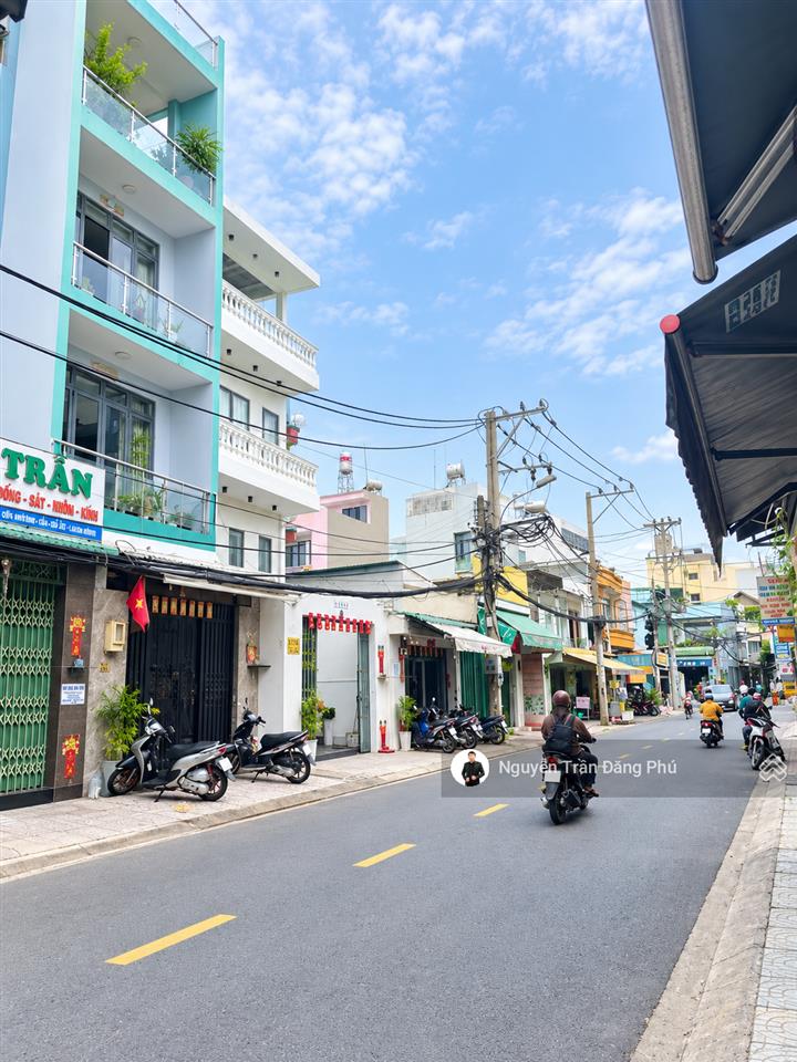 Nhà mặt tiền tân phú, 74 m2, 5pn, 6wc, 4.5 x 18m, vỉa hè 3m, 12.5 tỷ