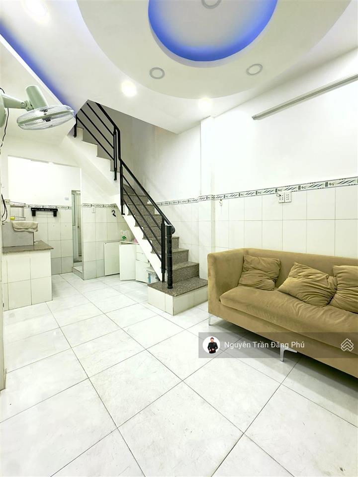 Nhà 3 tầng trung tâm quận 1, 3pn 2wc, cho thuê 10tr/tháng, chỉ 3,2 tỷ còn tl