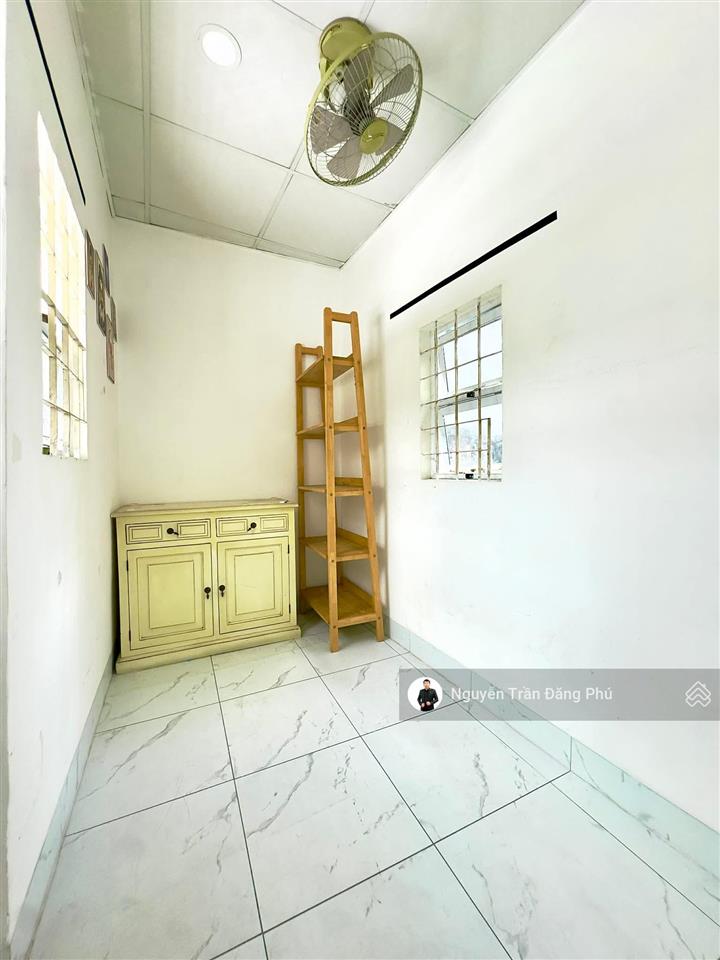 Nhà 3 tầng trung tâm quận 1, 3pn 2wc, cho thuê 10tr/tháng, chỉ 3,2 tỷ còn tl