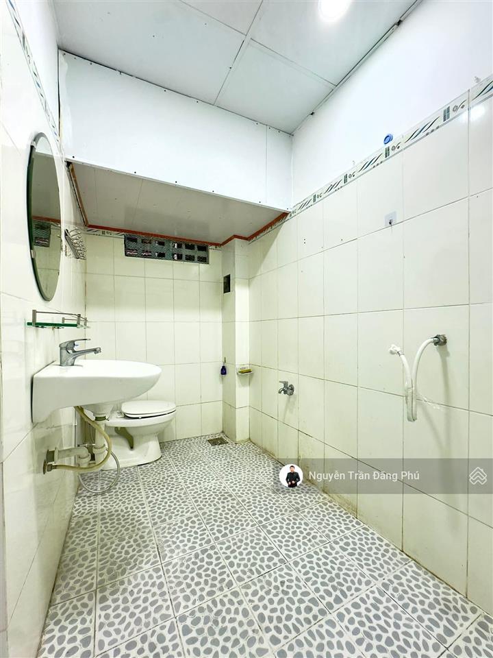 Nhà 3 tầng trung tâm quận 1, 3pn 2wc, cho thuê 10tr/tháng, chỉ 3,2 tỷ còn tl