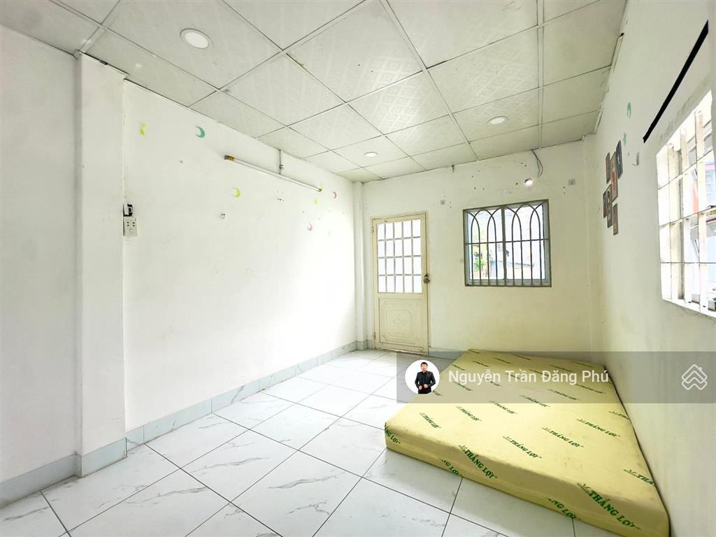 Nhà 3 tầng trung tâm quận 1, 3pn 2wc, cho thuê 10tr/tháng, chỉ 3,2 tỷ còn tl