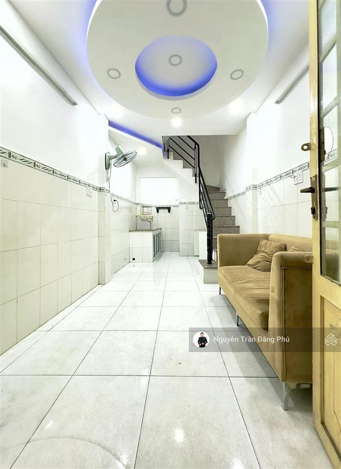 Nhà 3 tầng trung tâm quận 1, 3pn 2wc, cho thuê 10tr/tháng, chỉ 3,2 tỷ còn tl