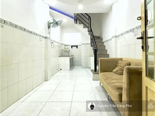 Nhà 3 tầng trung tâm quận 1, 3pn 2wc, cho thuê 10tr/tháng, chỉ 3,2 tỷ còn tl