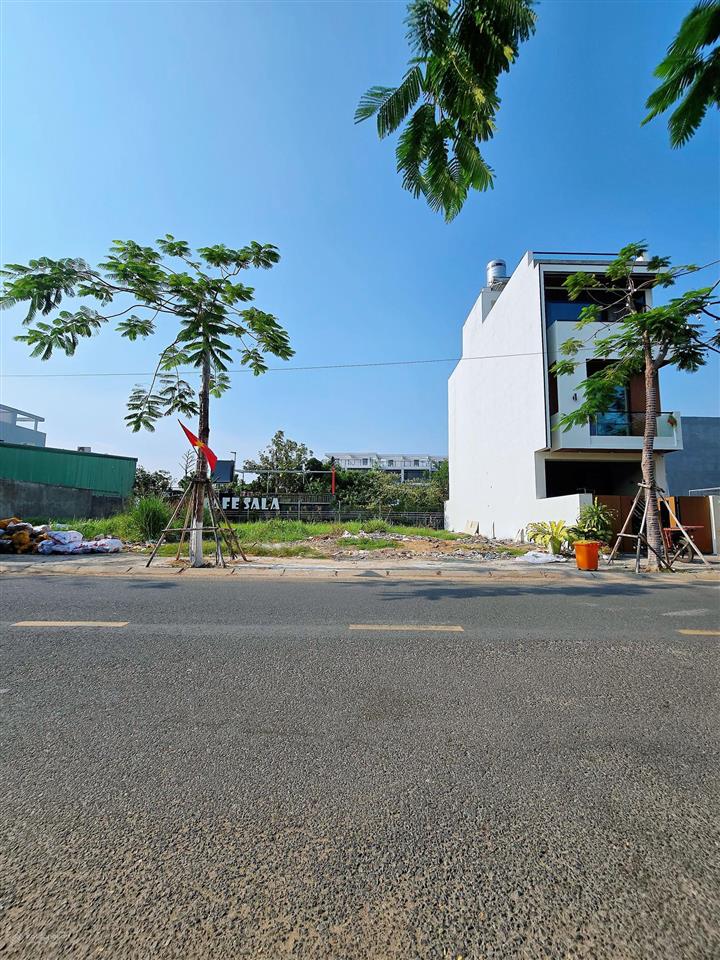 Chính chủ gấp bán lô đất dự án kdt đông tăng long, đường 16m, sẵn sổ, full thổ cư, trục sầm uất