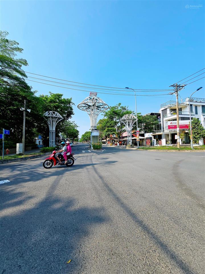 Chính chủ gấp bán lô đất dự án kdt đông tăng long, đường 16m, sẵn sổ, full thổ cư, trục sầm uất