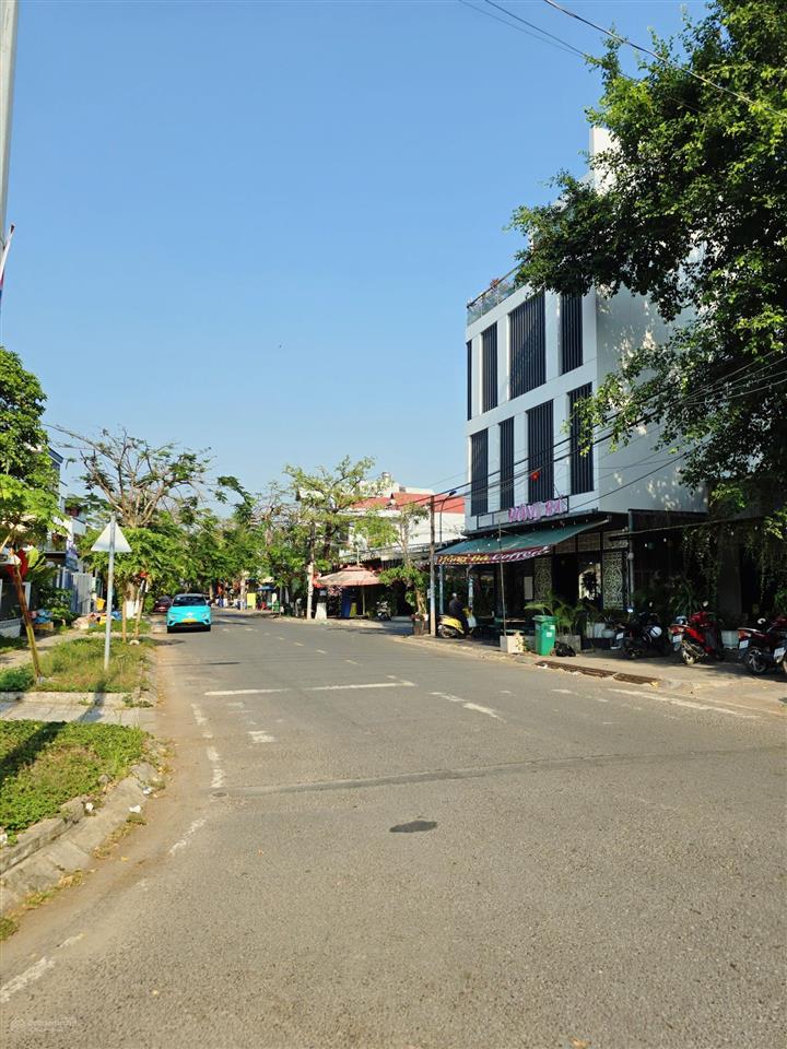 Chính chủ gấp bán lô đất dự án kdt đông tăng long, đường 16m, sẵn sổ, full thổ cư, trục sầm uất