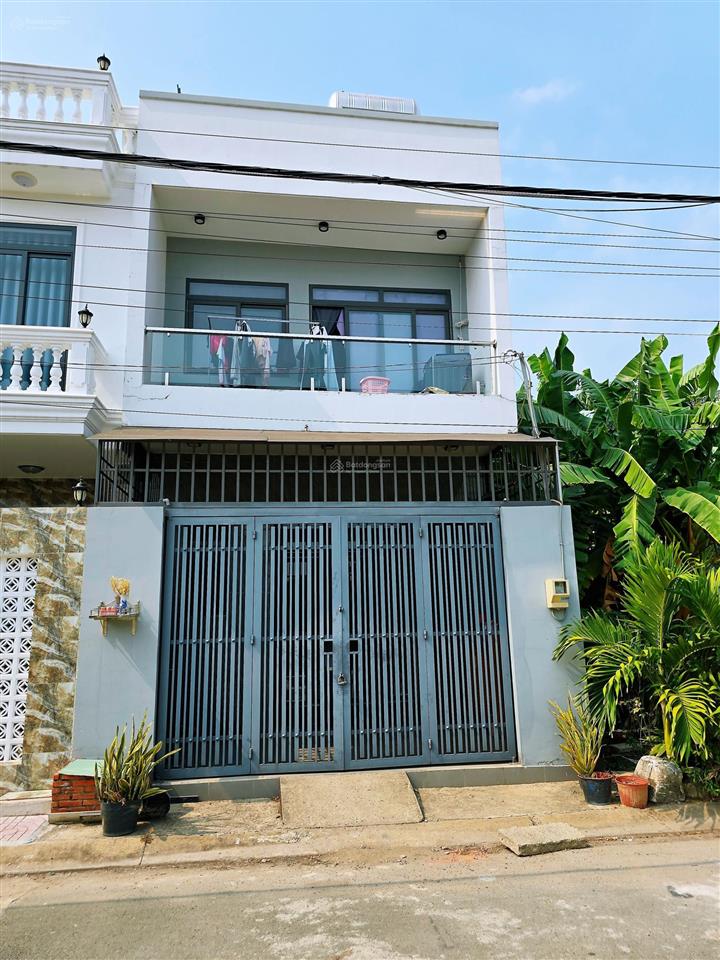 Bán nhà gần chợ long phước, 1 trệt 1 lầu 2pn 3,3 tỷ thương lượng mạnh, sổ riêng hoàn công đủ