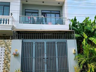 Bán nhà gần chợ long phước, 1 trệt 1 lầu 2pn 3.3 tỷ thương lượng mạnh, sổ riêng hoàn công đủ