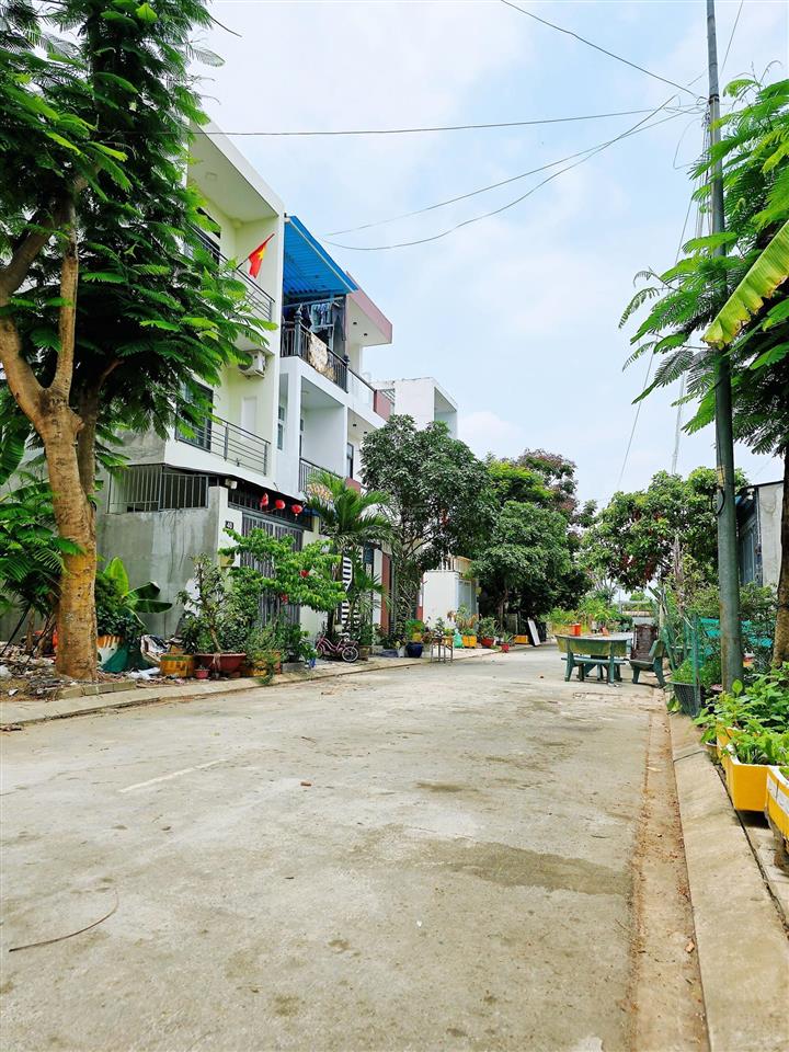 Bán đất 56m2, đường 8m có vỉa hè, 3 tỷ, khu phân lô đồng bộ dân trí cao, sổ hồng riêng