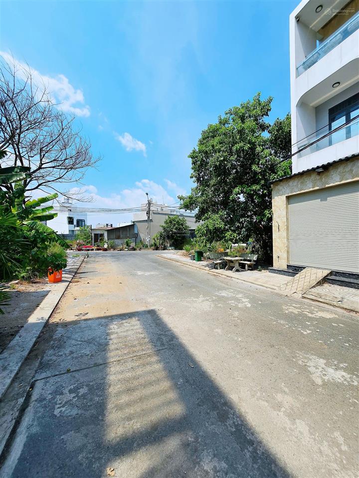 Bán đất gò cát phú hữu, 60m2, ngang 4.41 giá 3.55 tỷ, đường 8m sổ hồng riêng, dân cư hiện hữu.