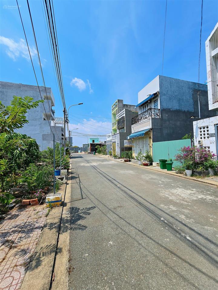 Chính chủ gấp bán, đất gò cát 60m2, giá 3.75 tỷ, hẻm 7m có vỉa hè, khu dân cư hiện hữu, sổ riêng