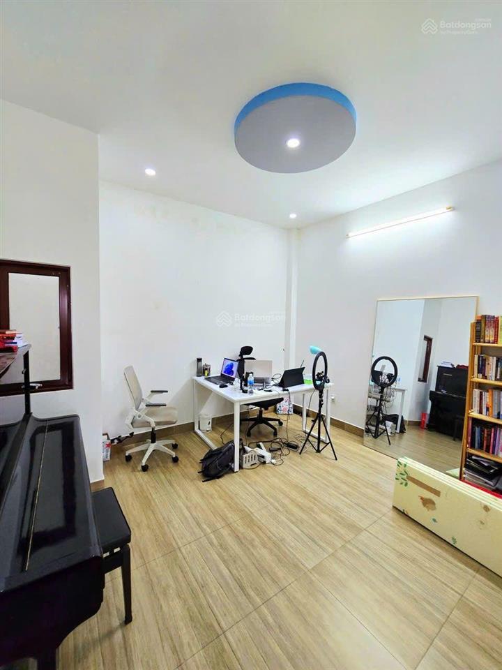 Bán nhà 1 trệt 2 lầu, 51m2 dtsd giá 4.7 tỷ tl, sổ riêng, hoàn công đủ, chủ cực kỳ thiện chí