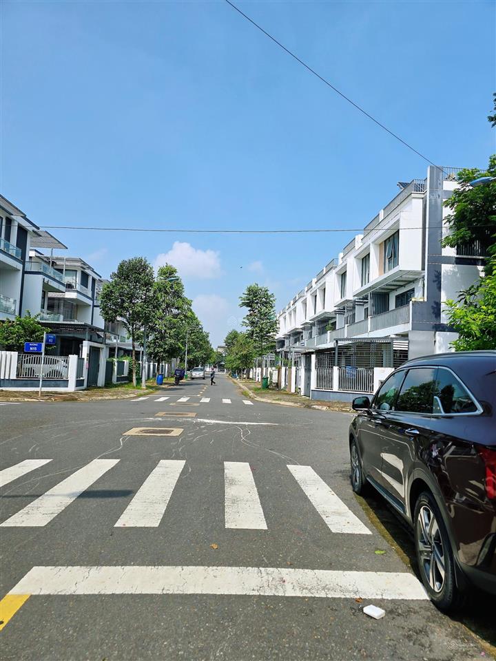 Chủ ngộp cần bán nhà kdt đông tăng long, giá 6.69 tỷ tl, diện tích 100m2 ngang 5m