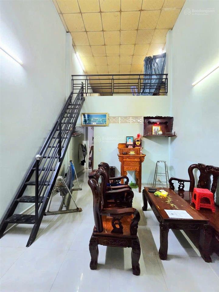 Bán nhà 3,69 tỷ, 1 trệt 1 lửng 2 pn, hẻm 6m, hoàn công đầy đủ, pháp lý chuẩn