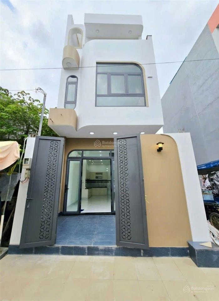 Chủ ngộp, bán nhà 1 trệt 2 lầu 4,5 tỷ thương lượng mạnh, hoàn công đủ sổ riêng, đường 8m