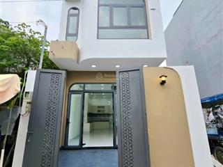 Chủ ngộp, bán nhà 1 trệt 2 lầu 4,5 tỷ thương lượng mạnh, hoàn công đủ sổ riêng, đường 8m