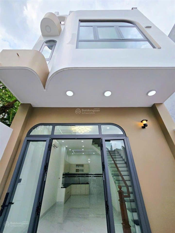 Chủ ngộp, bán nhà 1 trệt 2 lầu 4,5 tỷ thương lượng mạnh, hoàn công đủ sổ riêng, đường 8m