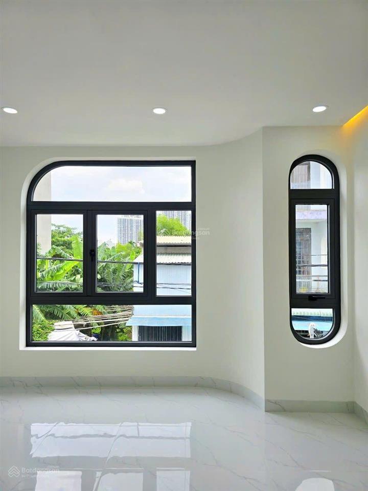 Chủ ngộp, bán nhà 1 trệt 2 lầu 4,5 tỷ thương lượng mạnh, hoàn công đủ sổ riêng, đường 8m