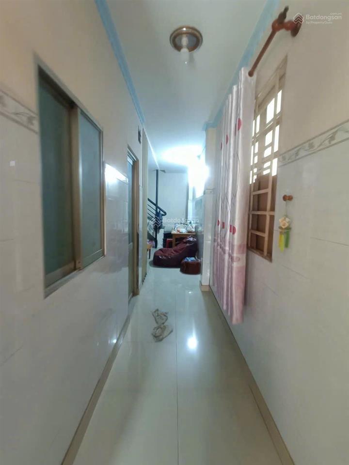 Bán nhà thủ đức 4 tầng đường 11 trường thọ,hxh
dt 76,2m(4x19) chỉ  8,3 tỷ tl
 sổ hồng hoàn co