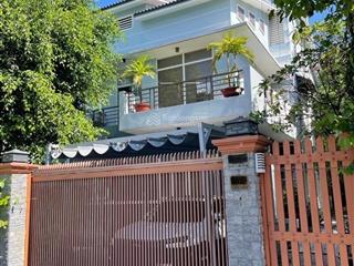 Bán biệt thự sân vườn thủ đức 3 tầngtam bìnhdt 330m2(11x30)chỉ  25 tỷtl đường 10m, hoàn công