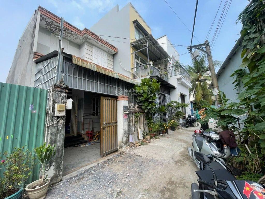 Nhà đẹp 2 tầng hẻm ô tôđường 20 linh đông thủ đức dt 100m2(5x20) chỉ 7 tỷ tl 3pn sổ hc