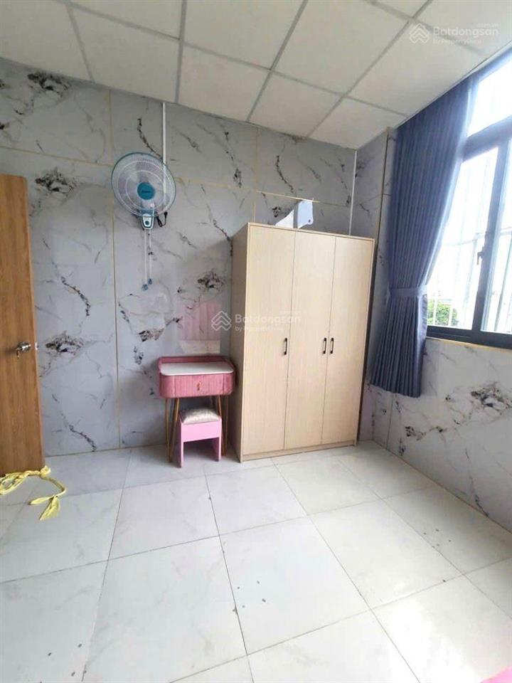 Bán nhà vị trí cực hiếm mặt tiền phú châu 5 tầng đối diện bệnh viện thủ đức 90m2(5x18)21 tỷ 12pn