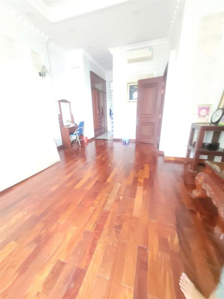Bán biệt thự thủ đức 3 tầngsát đường 38 hiệp bình chánhdt152m2(9,5mx16m)chỉ 12,6 tỷ tl  shr