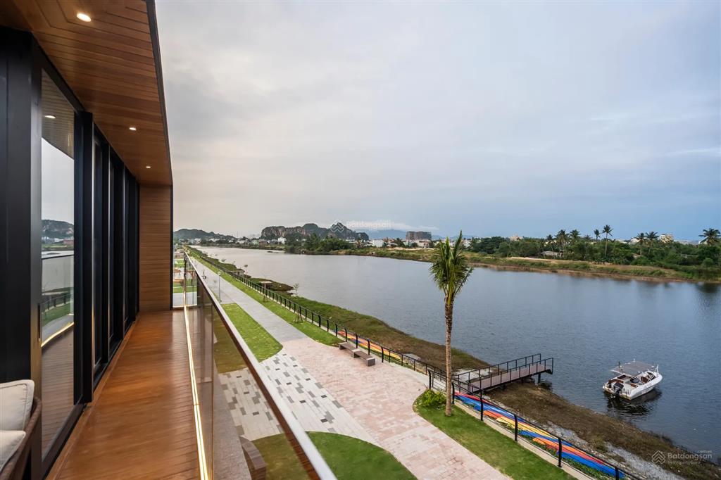 Hàng riêng! bán villas đẳng cấp nghỉ dưỡng, biệt thự one river dt 300m2, vận hành 200tr/tháng