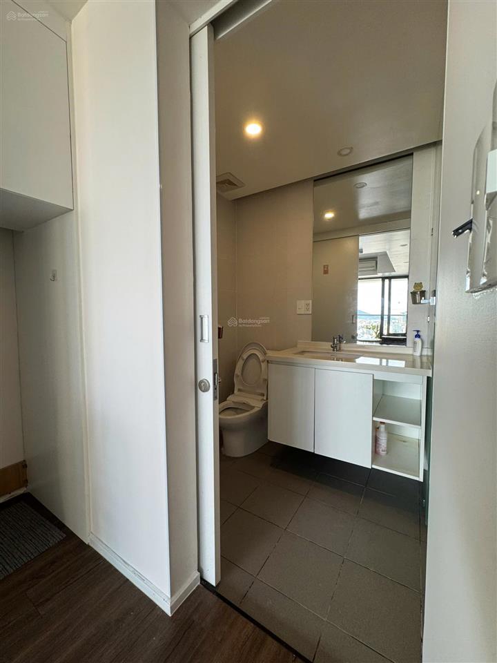 Cho thuê căn góc 66m2, tầng 22, view thành phố cực đỉnh chỉ 27 tr/tháng