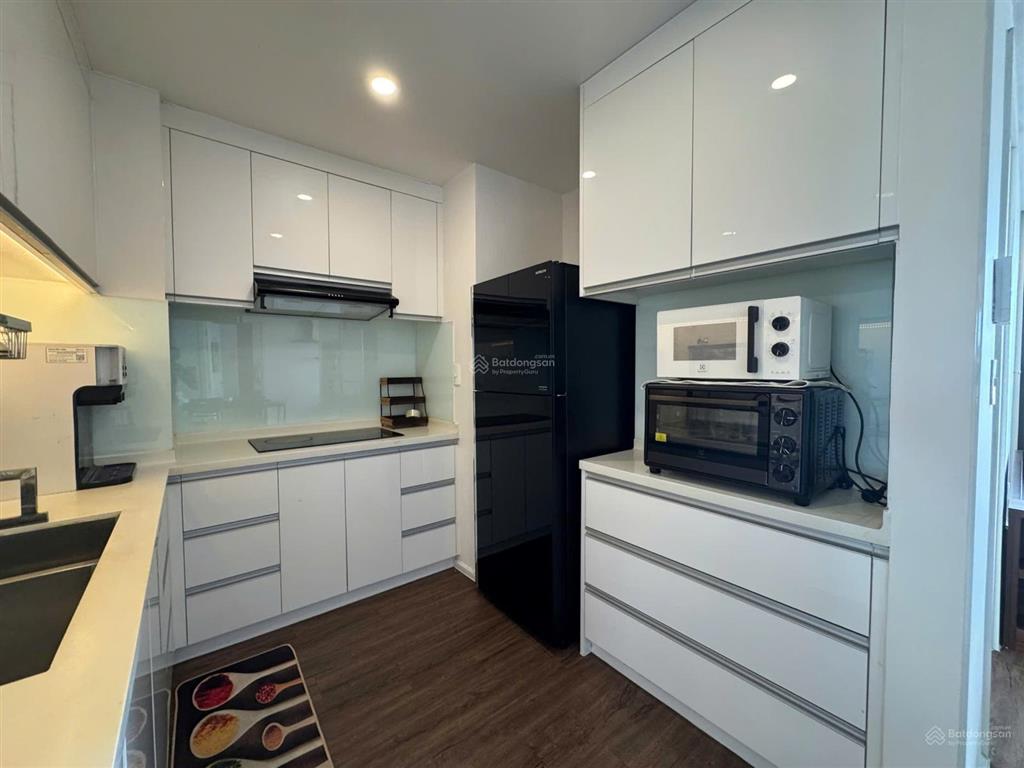 Cho thuê căn góc 66m2, tầng 22, view thành phố cực đỉnh chỉ 27 tr/tháng