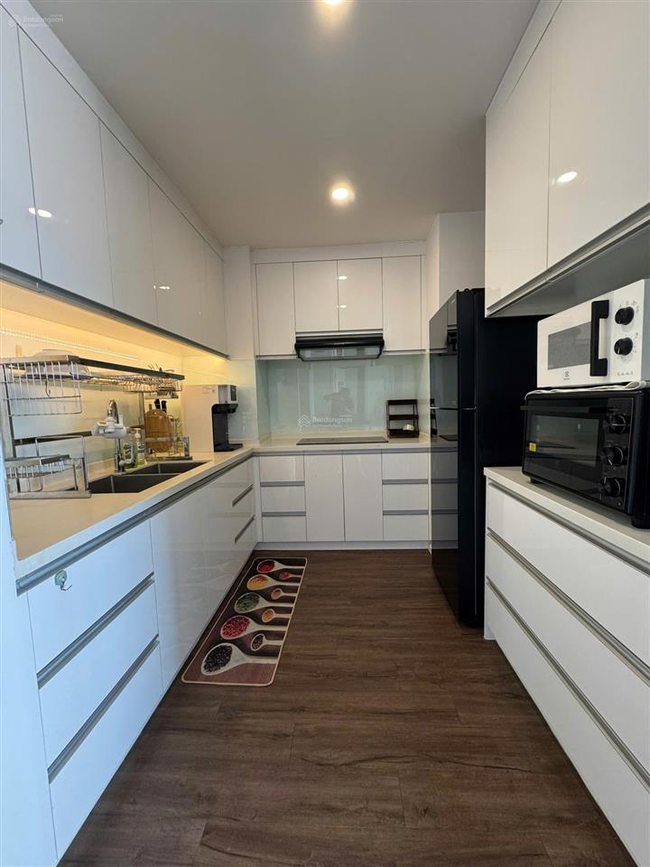 Cho thuê căn góc 66m2, tầng 22, view thành phố cực đỉnh chỉ 27 tr/tháng