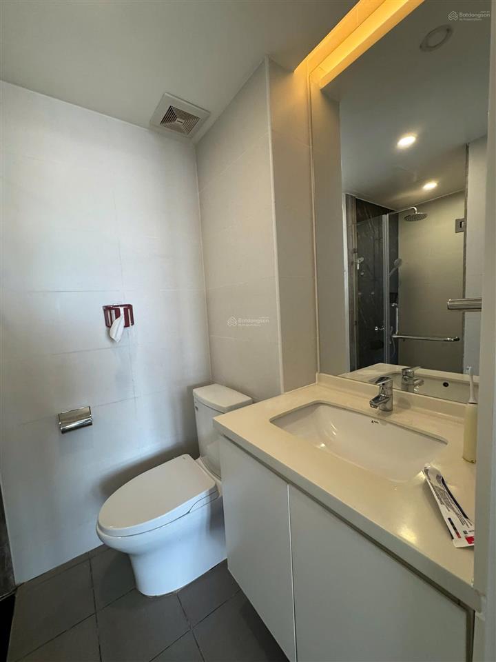 Cho thuê căn góc 66m2, tầng 22, view thành phố cực đỉnh chỉ 27 tr/tháng