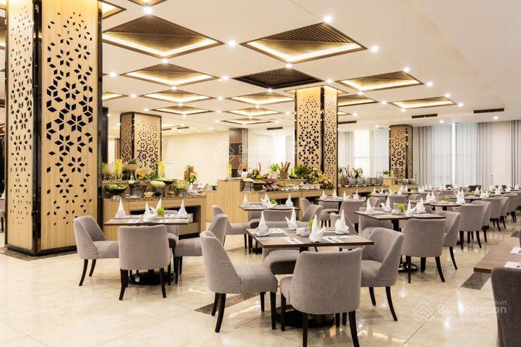 Cầu gỗ, khách sạn 5*, view hồ gươm  520m x 15 tầng x 120 phòng  doanh thu 90 tỷ/năm.