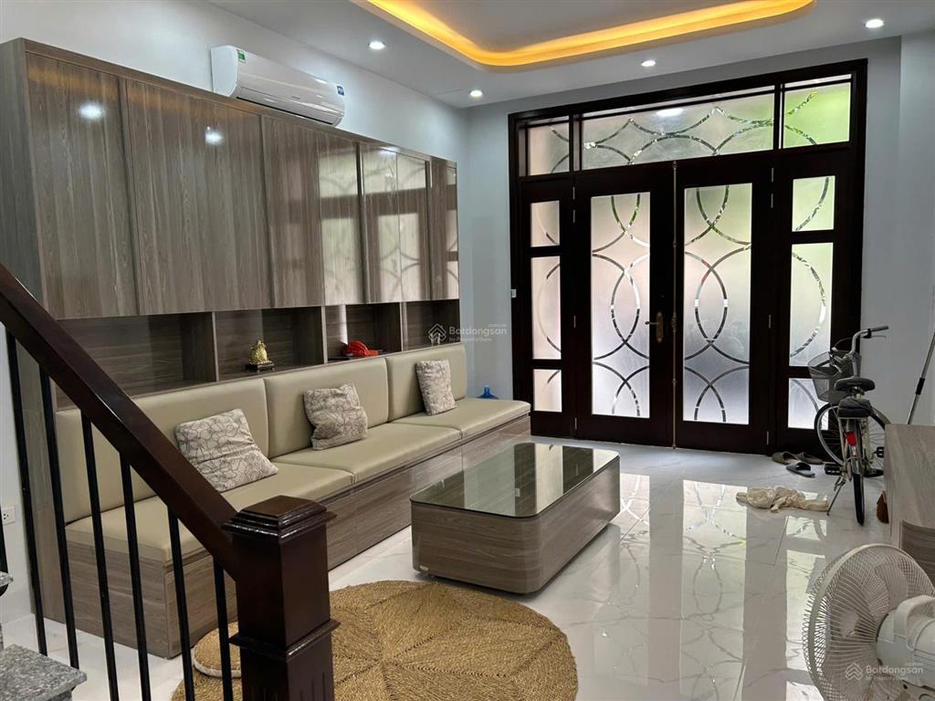 Chính chủ cho thuê căn hoàn thiện đẹp, đủ đồ, đối diện trường vinschool, giá 8tr/tháng