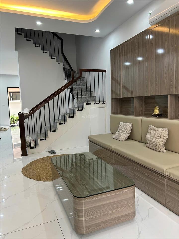 Chính chủ cho thuê căn hoàn thiện đẹp, đủ đồ, đối diện trường vinschool, giá 8tr/tháng