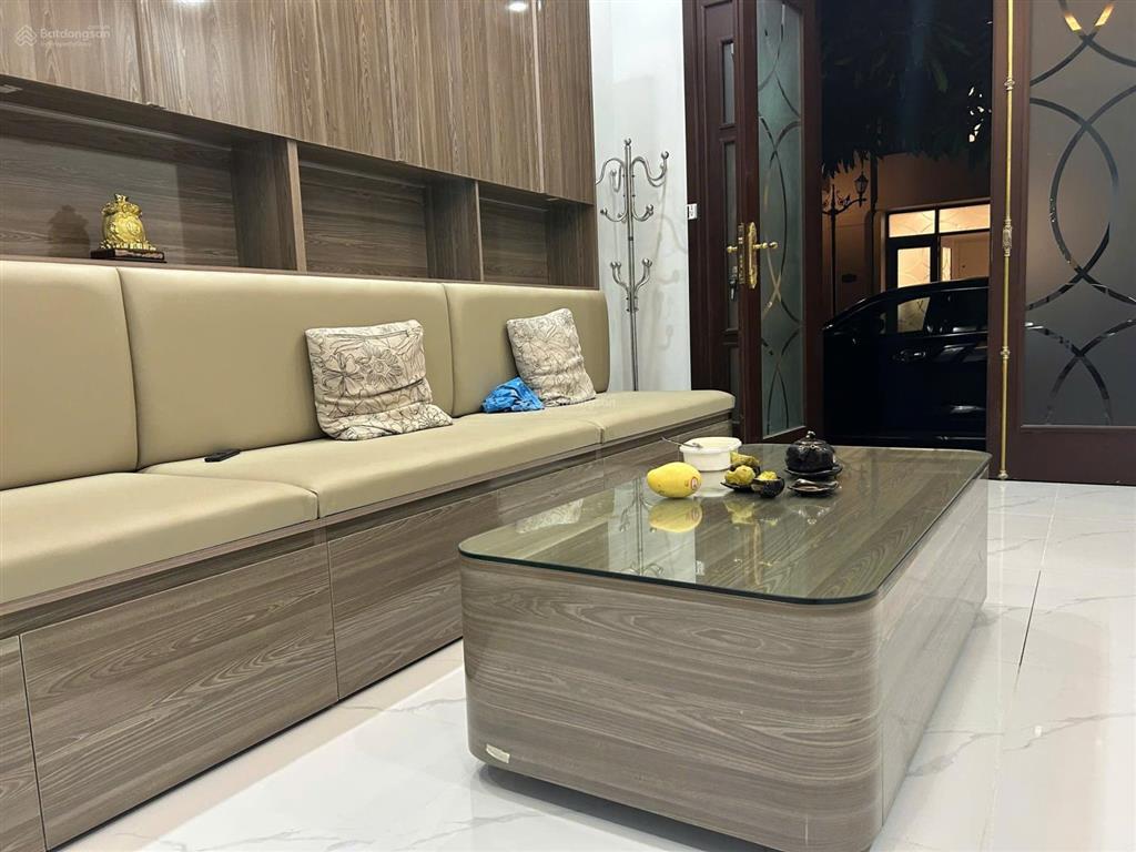 Chính chủ cho thuê căn hoàn thiện đẹp, đủ đồ, đối diện trường vinschool, giá 8tr/tháng