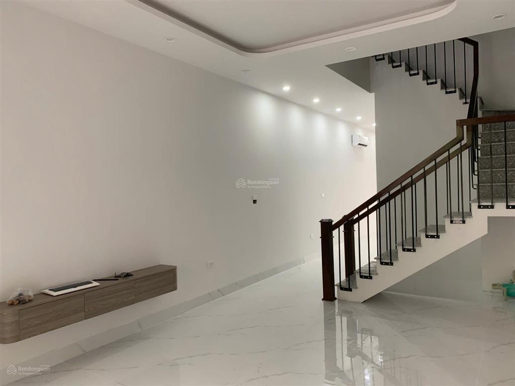 Chính chủ cho thuê căn hoàn thiện đẹp, đủ đồ, đối diện trường vinschool, giá 8tr/tháng