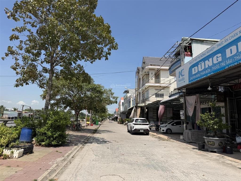 Nhà 3 tầng tại chợ trường xuân, tháp mười, đồng tháp, giá 3.666 tỷ