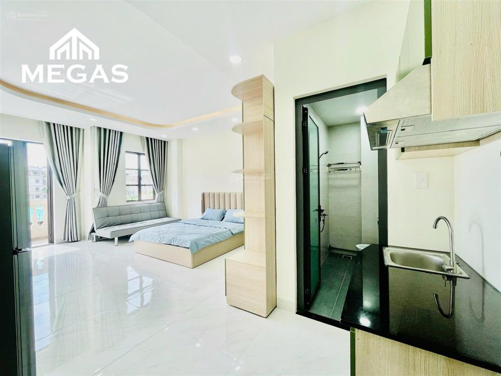 Phòng siêu đẹp ngay emart phan văn trị  40m2  ban công full nội thất