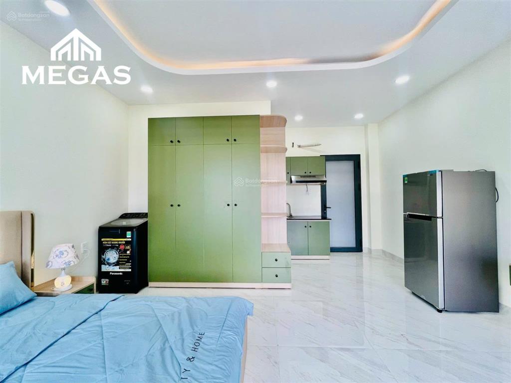 Phòng siêu đẹp ngay emart phan văn trị  40m2  ban công full nội thất