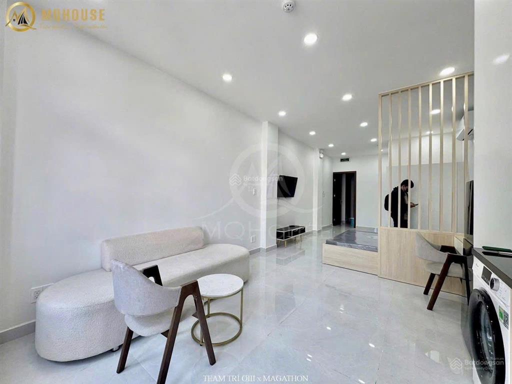 Cho thuê căn hộ 40m2 ban công siêu đẹp ngay emart phan huy ích  máy giặt riêng