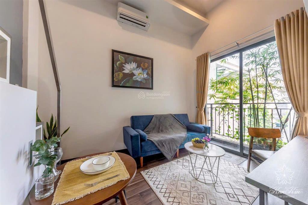 Căn hộ gác ban công ngay đại học văn lang  full nội thất  thang máy hầm xe to lé