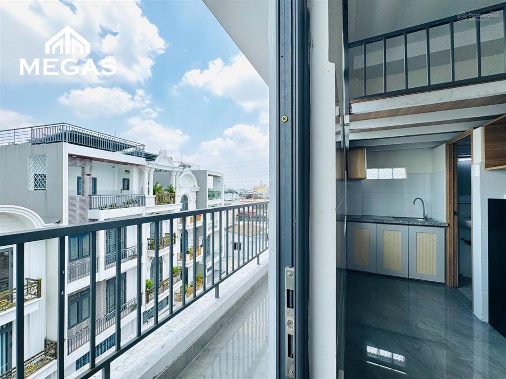 Cho thuê căn hộ mới xây nguyễn kiệm  go ngã 6  ban công riêng