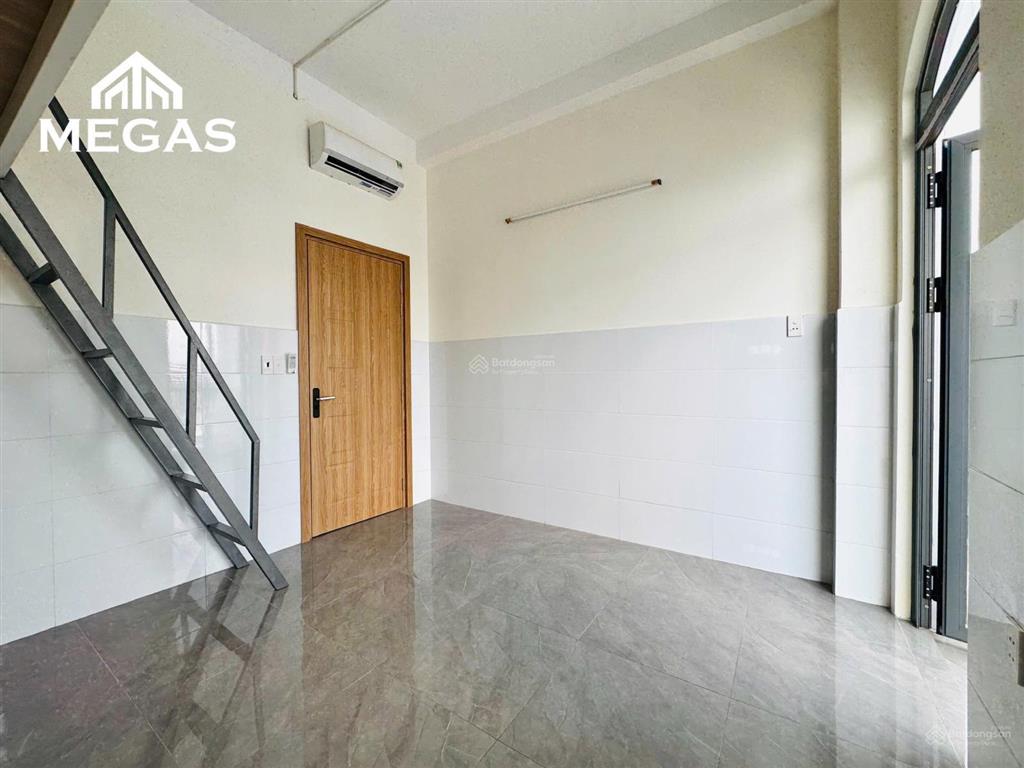 Cho thuê căn hộ mới xây nguyễn kiệm  go ngã 6  ban công riêng