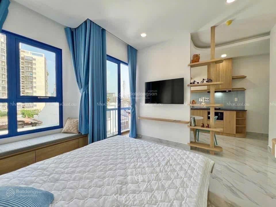 Mới trống 1p ngay vlu  ban công full nội thất siêu đẹp