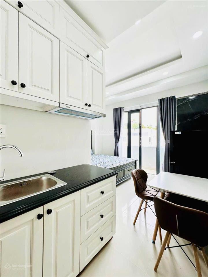 Hàng vip cần bán gấp toà căn hộ dịch vụ 20 phòng 65 tỷ 250m2, ngay quốc hương, p. thảo điền, quận 2