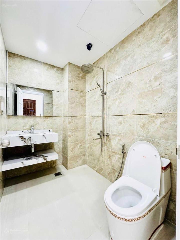 Hàng vip cần bán gấp toà căn hộ dịch vụ 20 phòng 65 tỷ 250m2, ngay quốc hương, p. thảo điền, quận 2