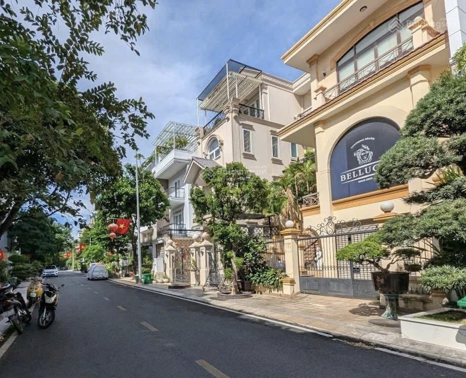 Biệt thự vip khu compound nguyễn trọng tuyển giảm còn 70 tỷ có hầm thang máy bán nhanh q. tân bình