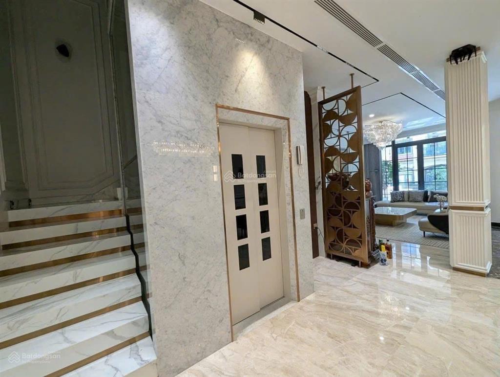 Biệt thự vip khu compound nguyễn trọng tuyển giảm còn 70 tỷ có hầm thang máy bán nhanh q. tân bình